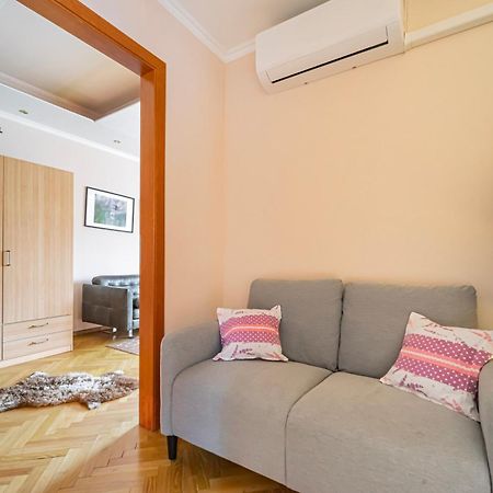 B48 Bigflat - Kenyelem 130 M2 En Villa Törökbálint Buitenkant foto