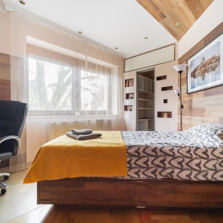 B48 Bigflat - Kenyelem 130 M2 En Villa Törökbálint Buitenkant foto