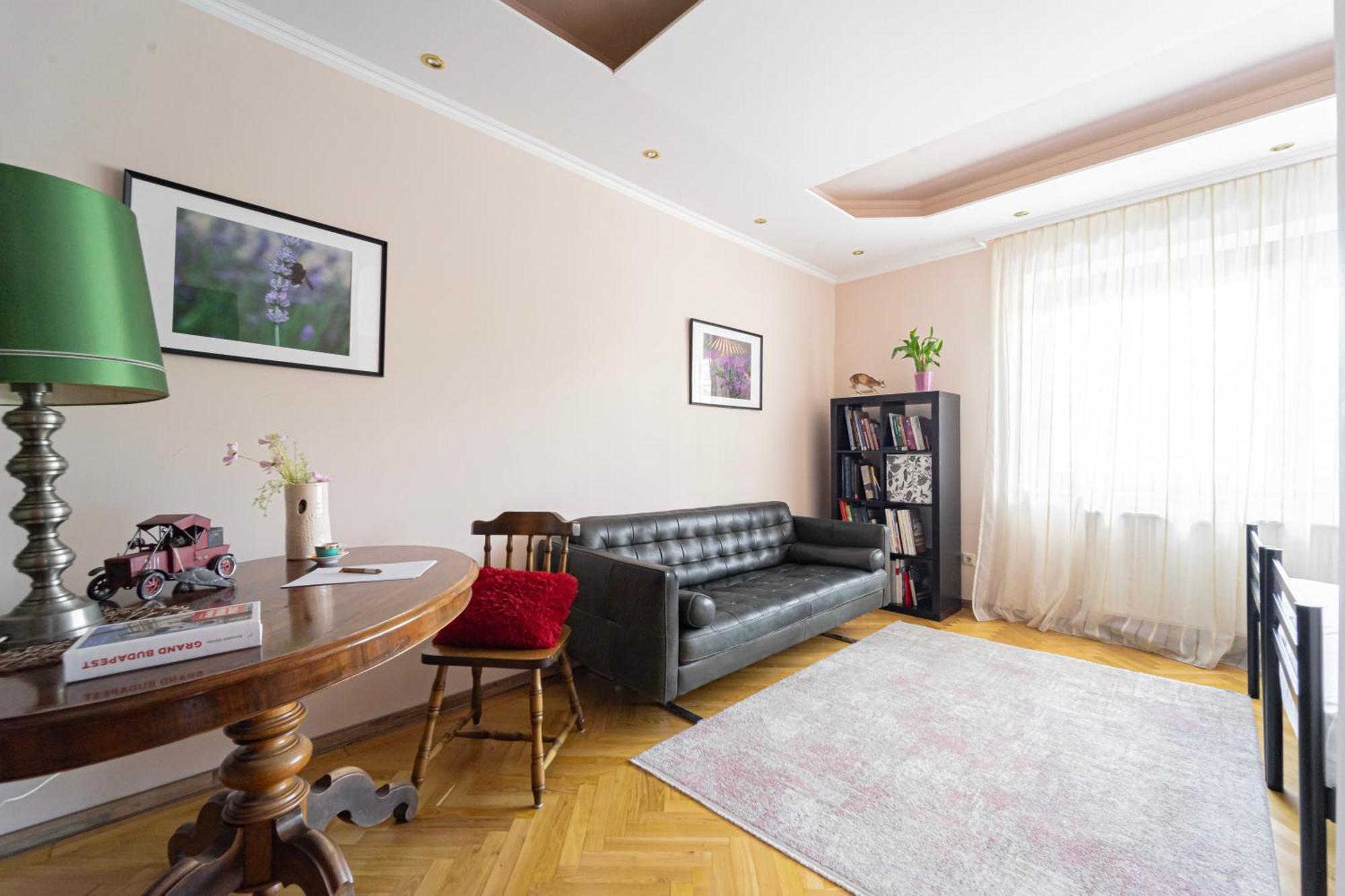 B48 Bigflat - Kenyelem 130 M2 En Villa Törökbálint Buitenkant foto