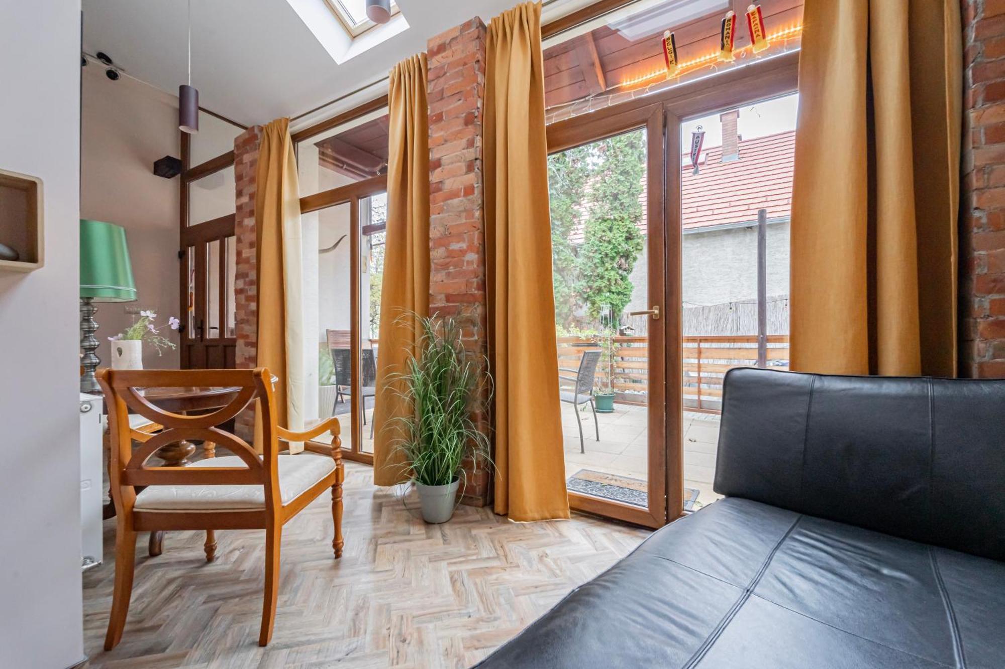 B48 Bigflat - Kenyelem 130 M2 En Villa Törökbálint Buitenkant foto